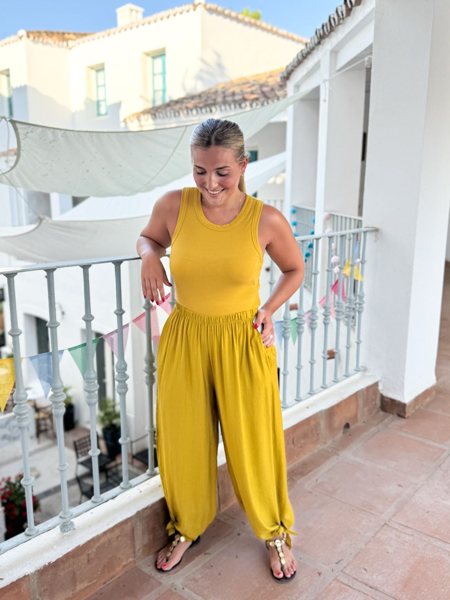 Pantalón globo lazo