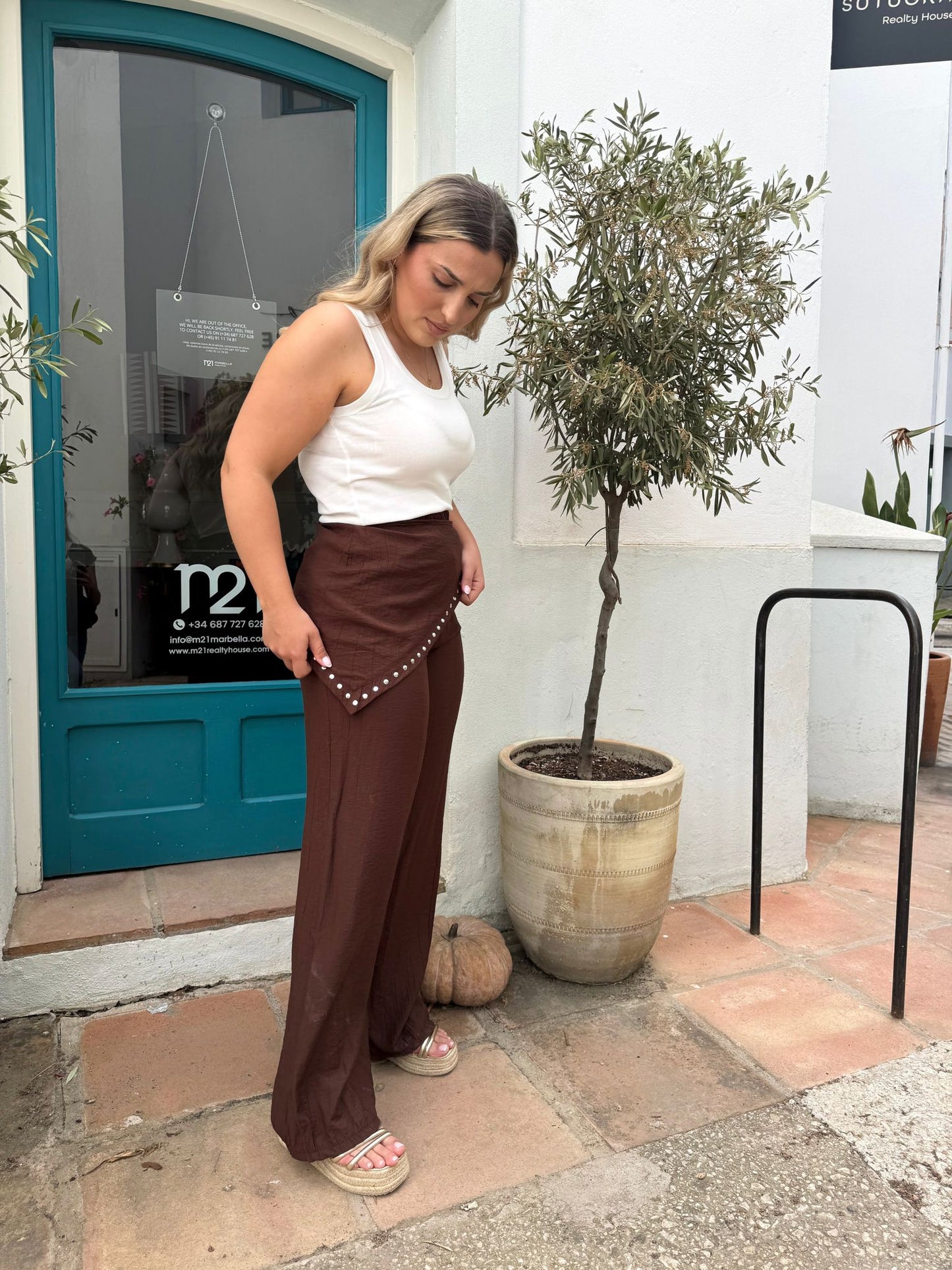 Pantalón pañuelo tachuelas