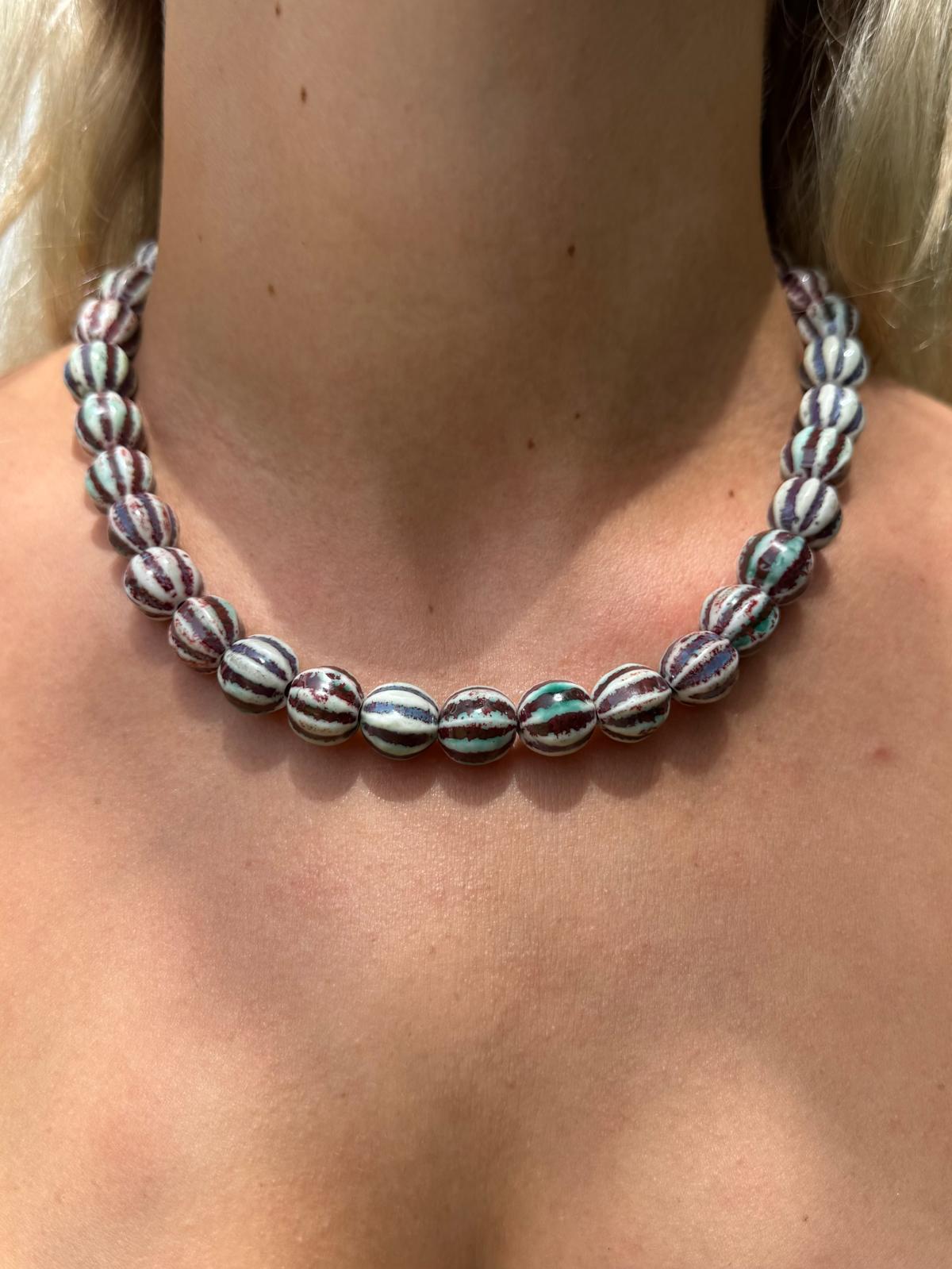 Collar bolas