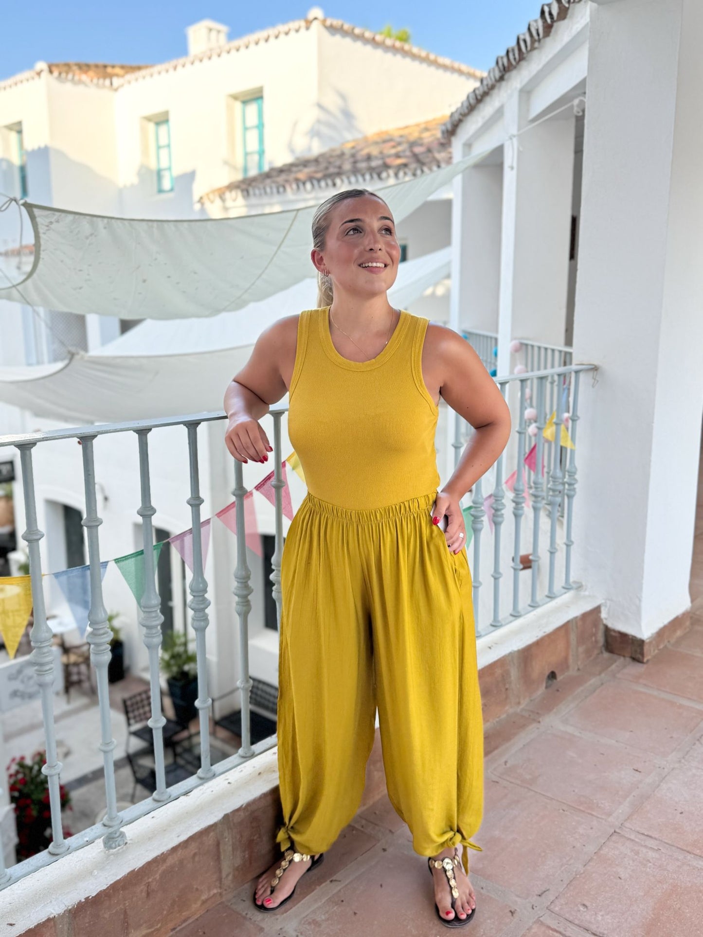 Pantalón globo lazo