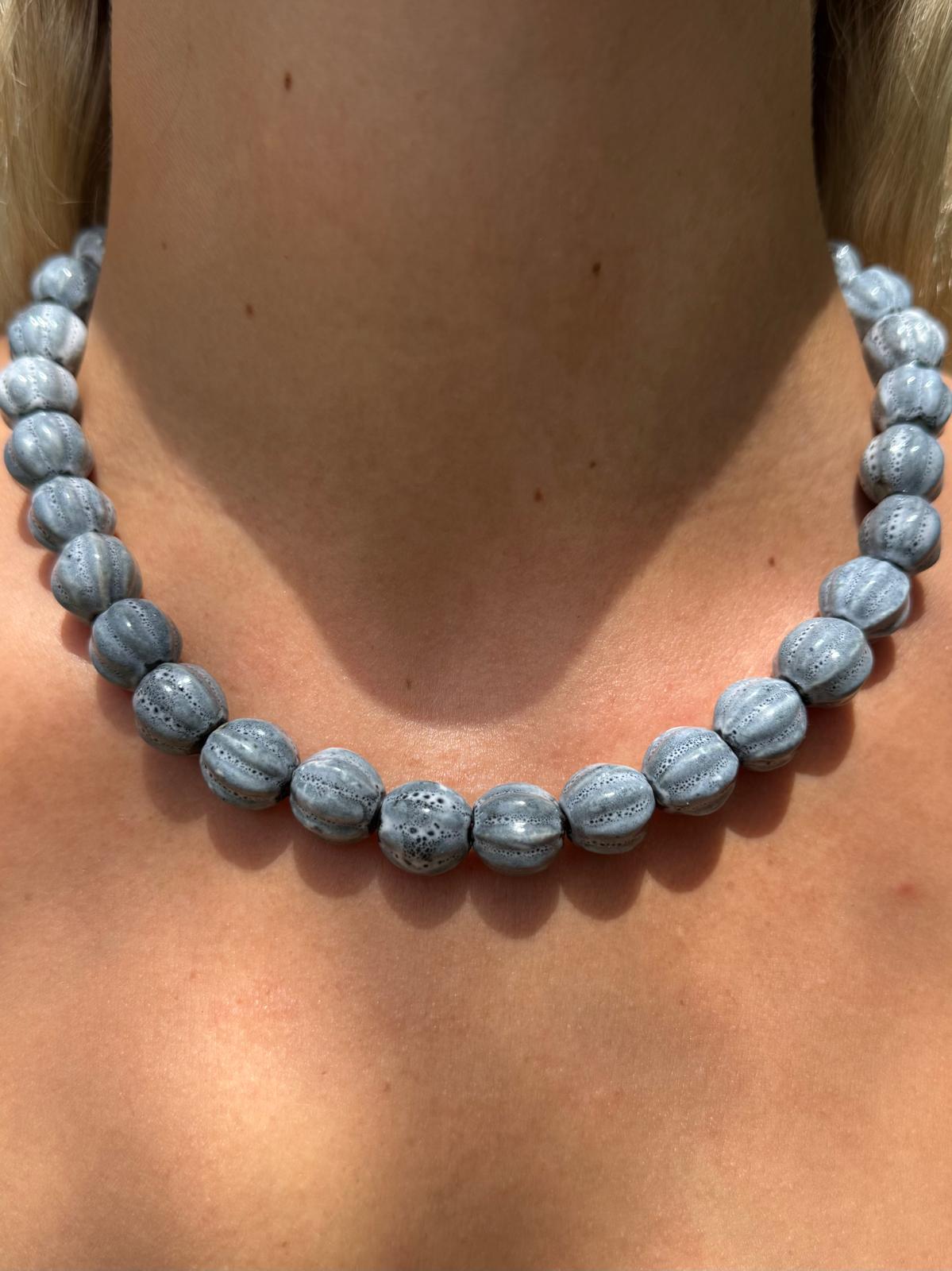 Collar bolas