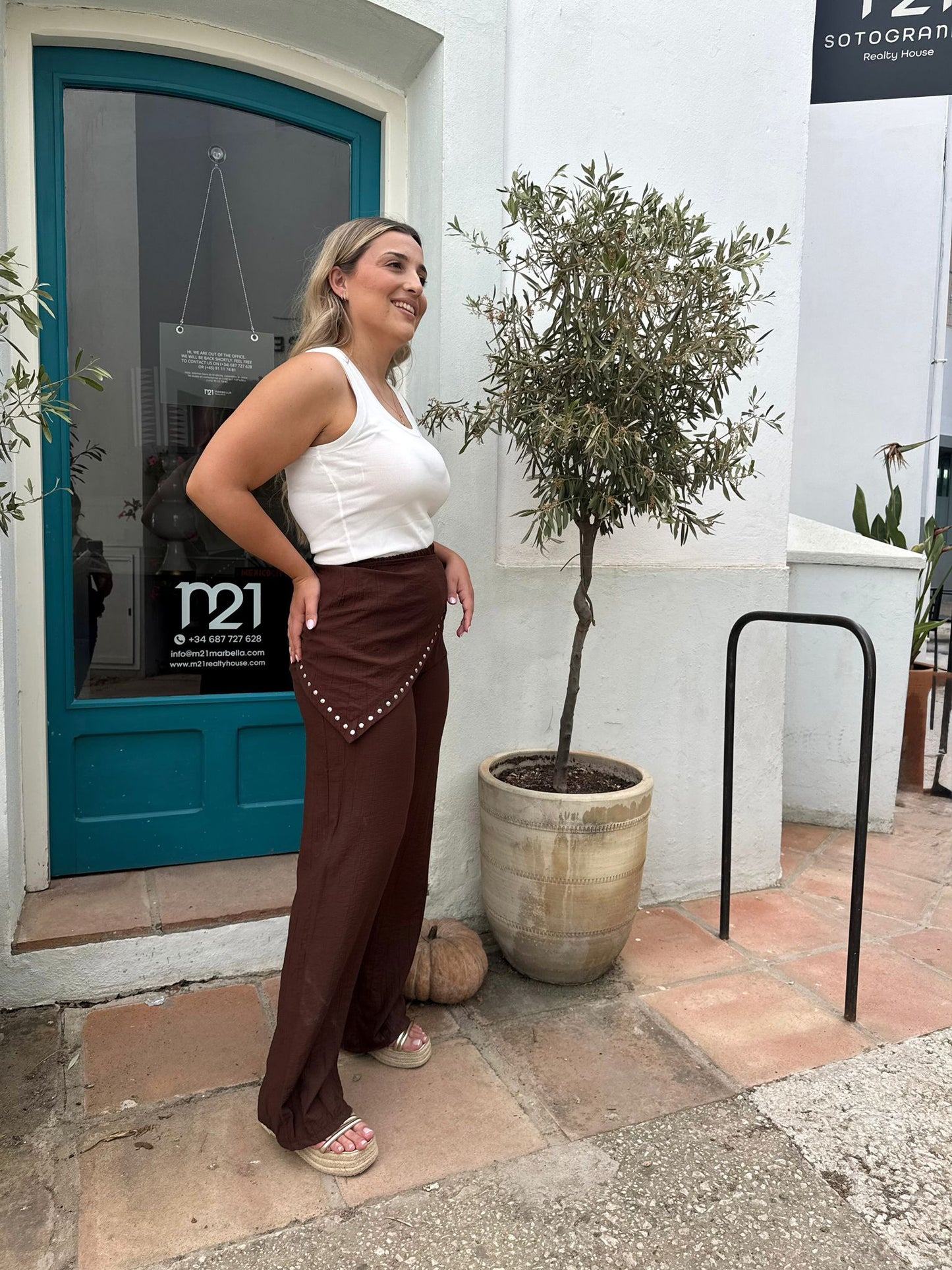 Pantalón pañuelo tachuelas